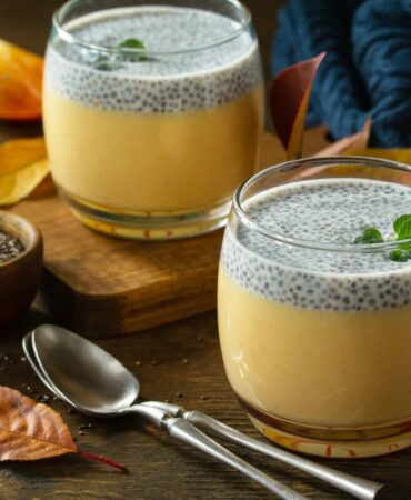 Panna cotta ai cachi e semi di chia